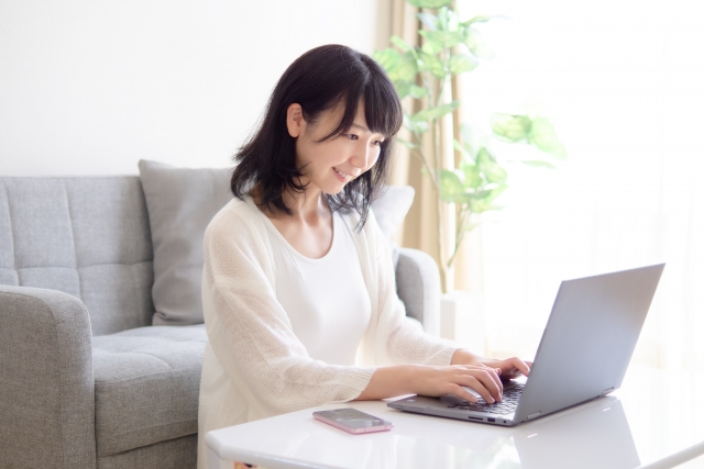 在宅での作業風景