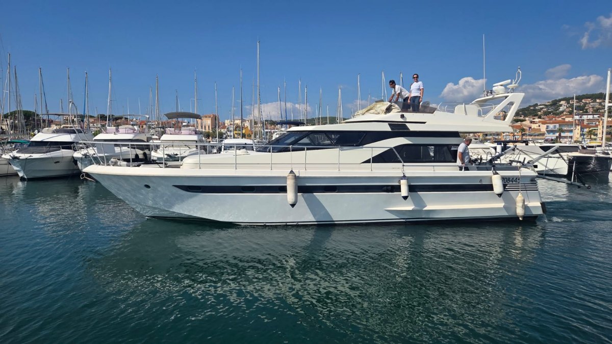 MAMILIPP III Astondoa 49 GL boat rental Hyères French Riviera MAMILIPP III Astondoa 49 GL - Luxury Motorboat rental French Riviera Hyères