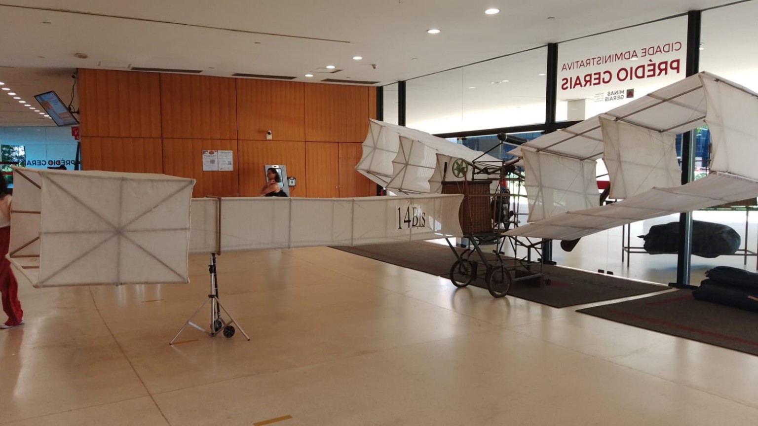 Exposição - Réplicas das Aeronaves