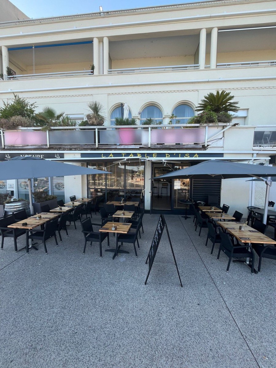 Terrasse extérieure La Table d'Isa