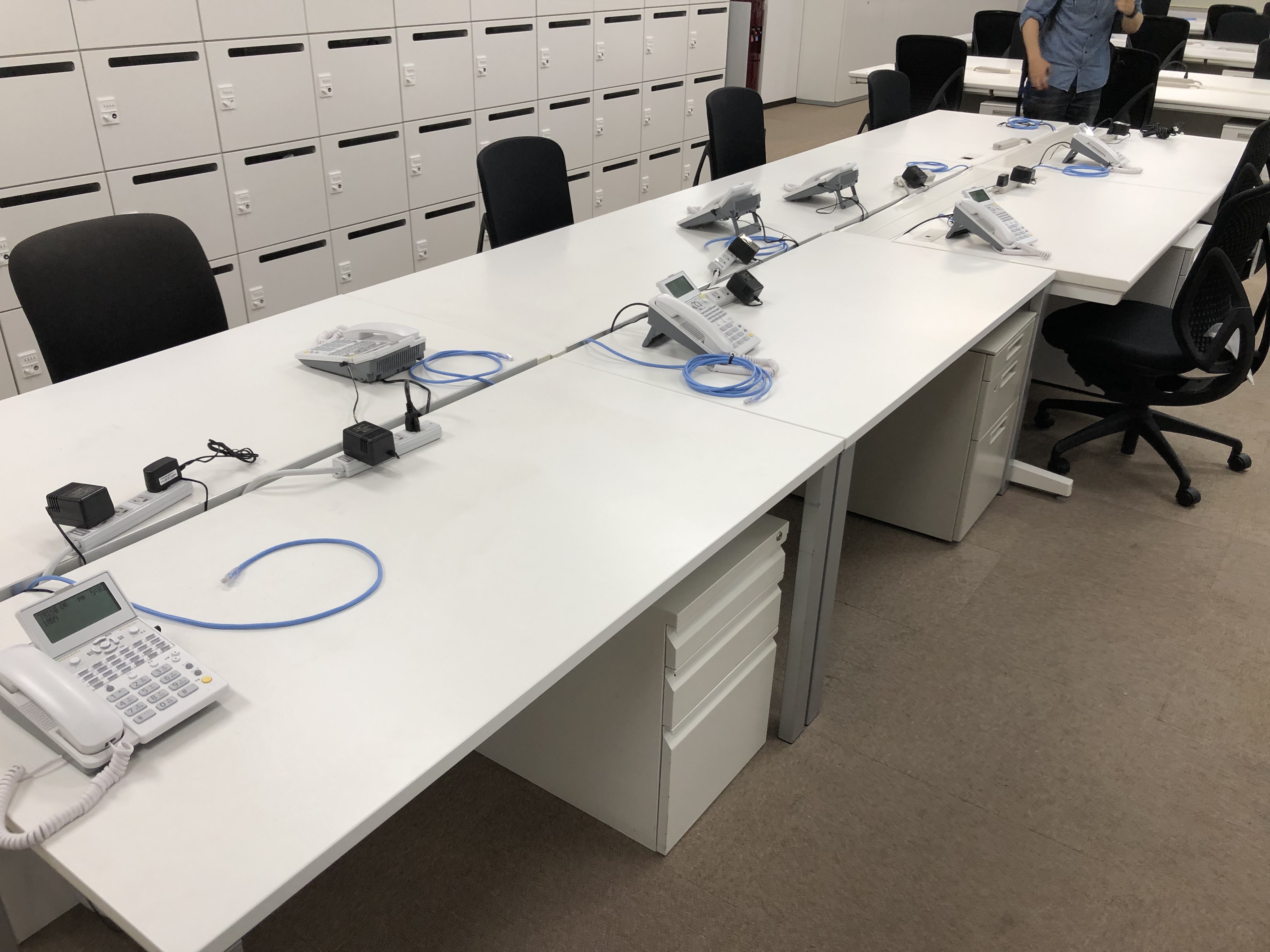 ビジネスフォン移設工事の様子