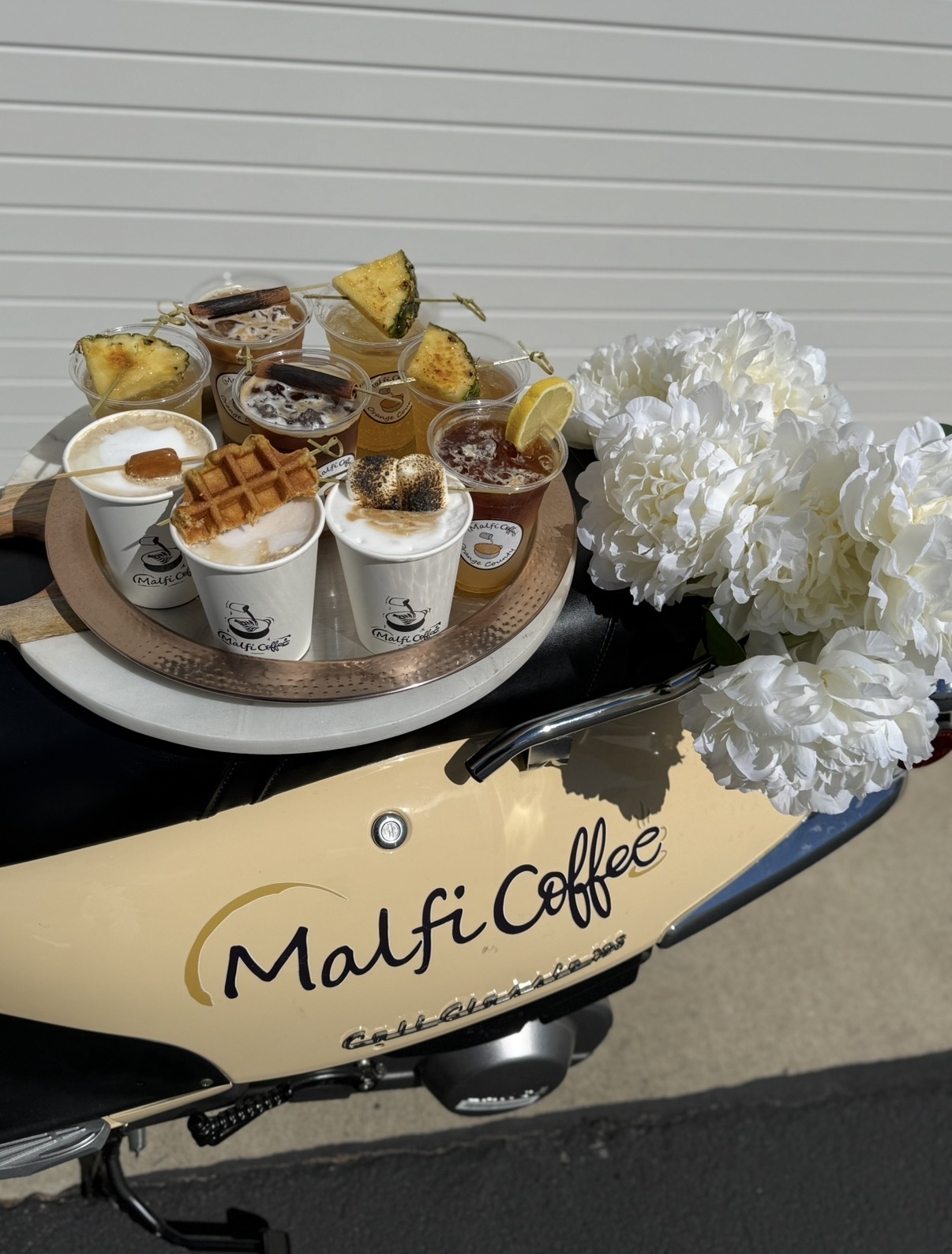Morning coffee at market