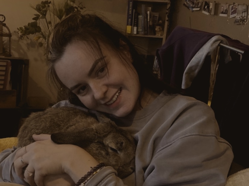 Cloé et Bidouille sa lapine bélier