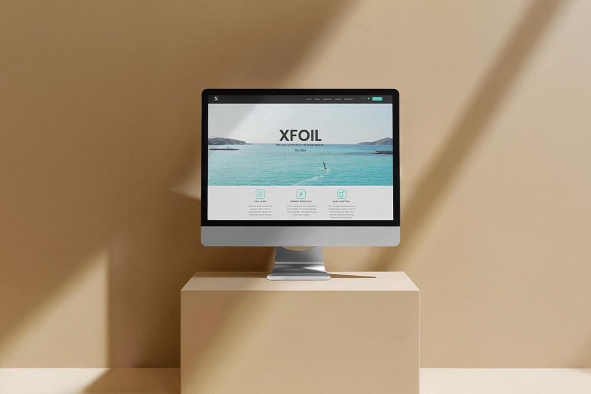 Moderne laptop som viser en profesjonell nettside med elegant design og brukergrensesnitt