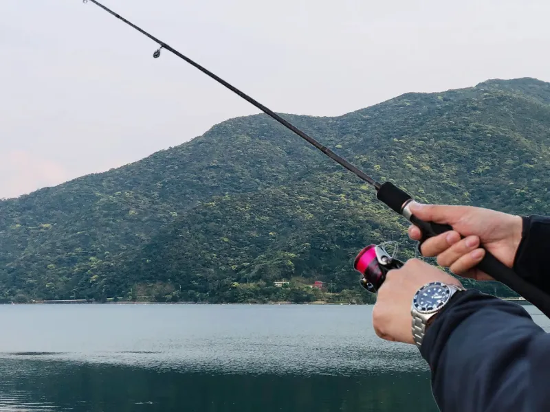 デッキで釣り