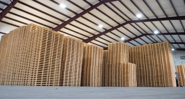 Large inventory of 48x40 4-way 3-stringer standard pallets