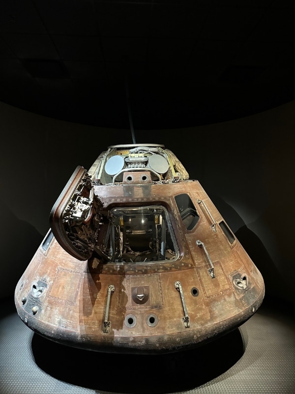 Cápsula Apollo em exposição no Kennedy Space Center