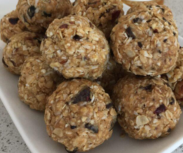 No Bake Raw Honey Peanut Butter Energy Bites