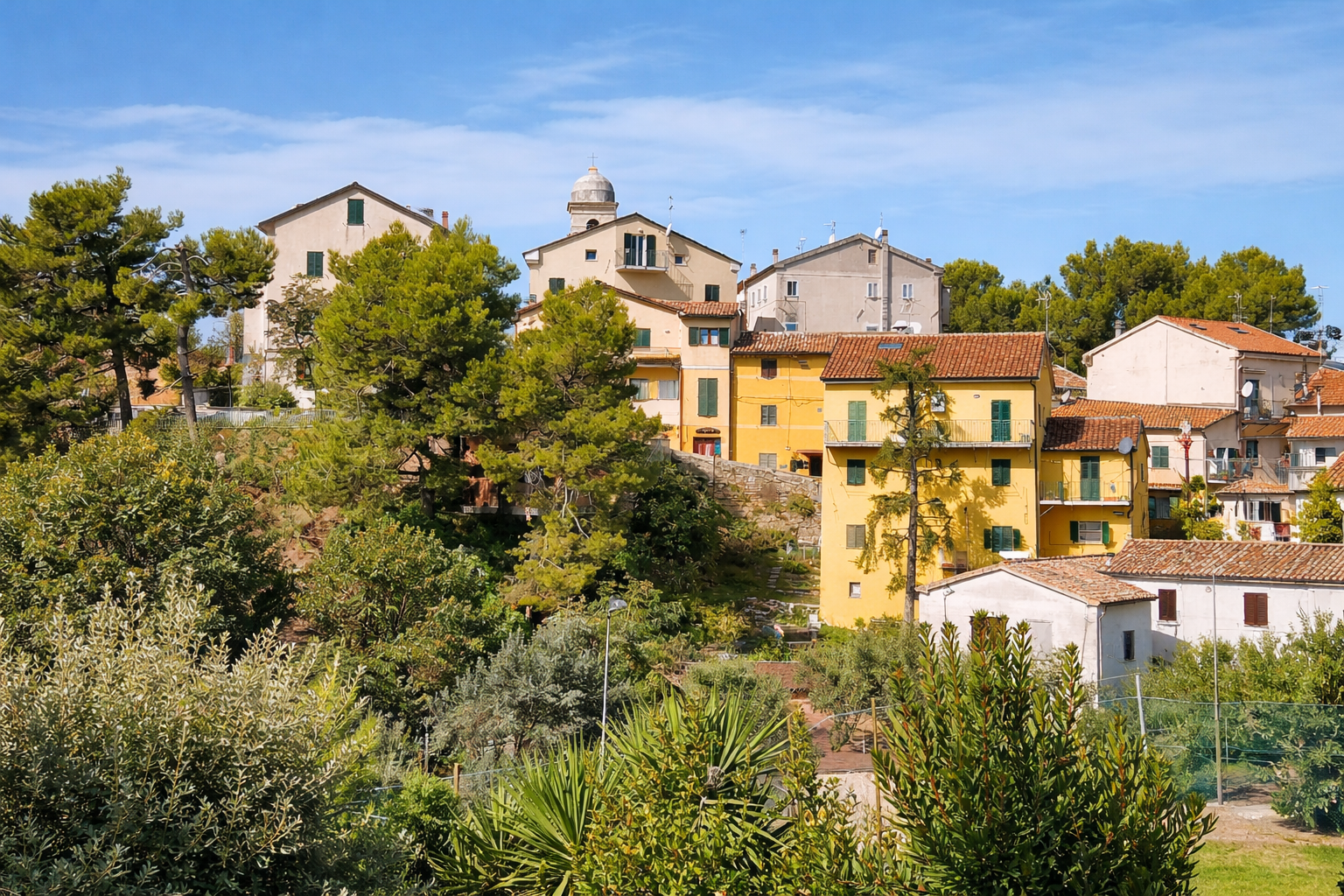 Varano — immobili borghi Marche Varano — borgo storico Marche