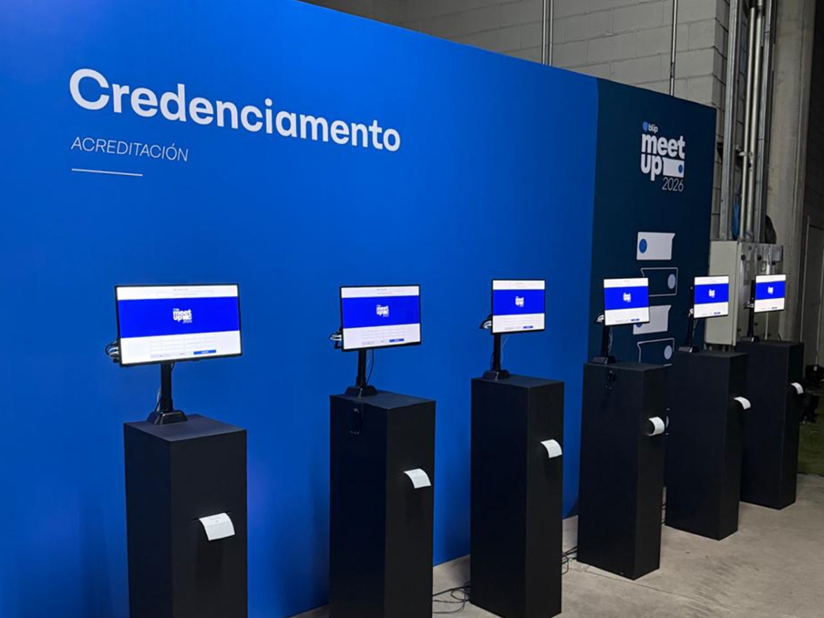 Entrada de evento corporativo com controle de acesso