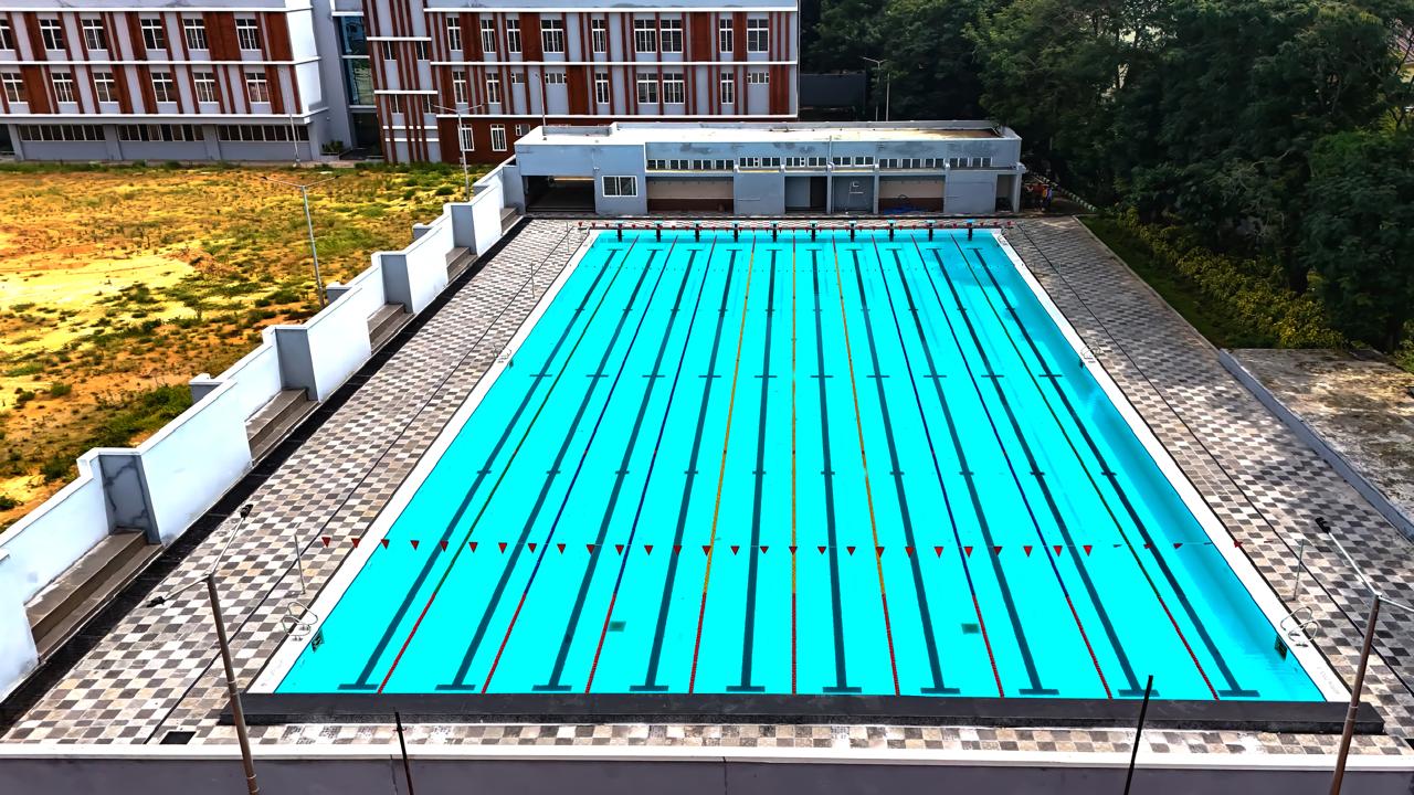 STUNNING POOLS