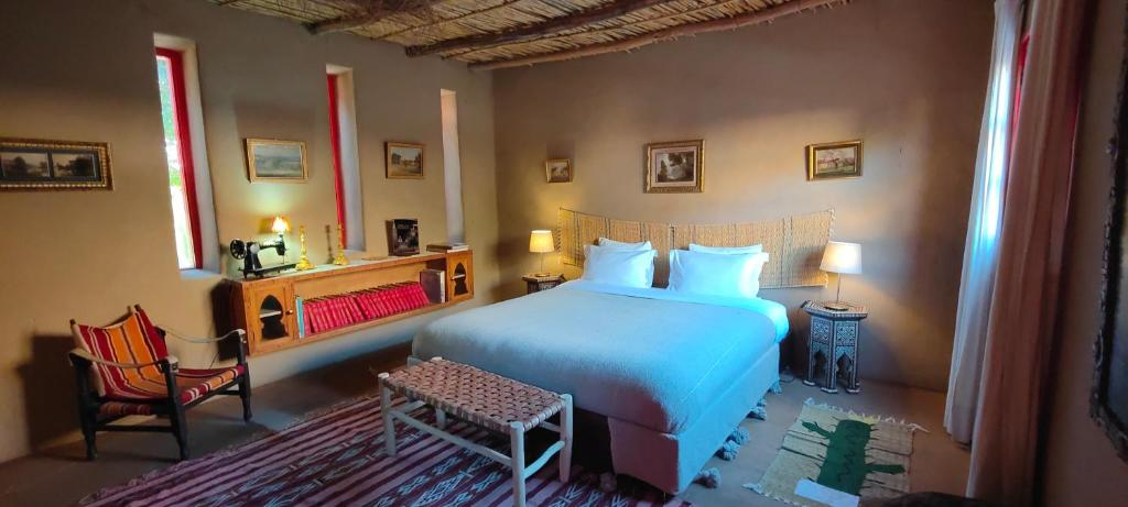 Chambre de charme à Dar Tawarta, hébergement à Dakhla, maison d'hôtes de charme entre désert et océan, Maroc saharien