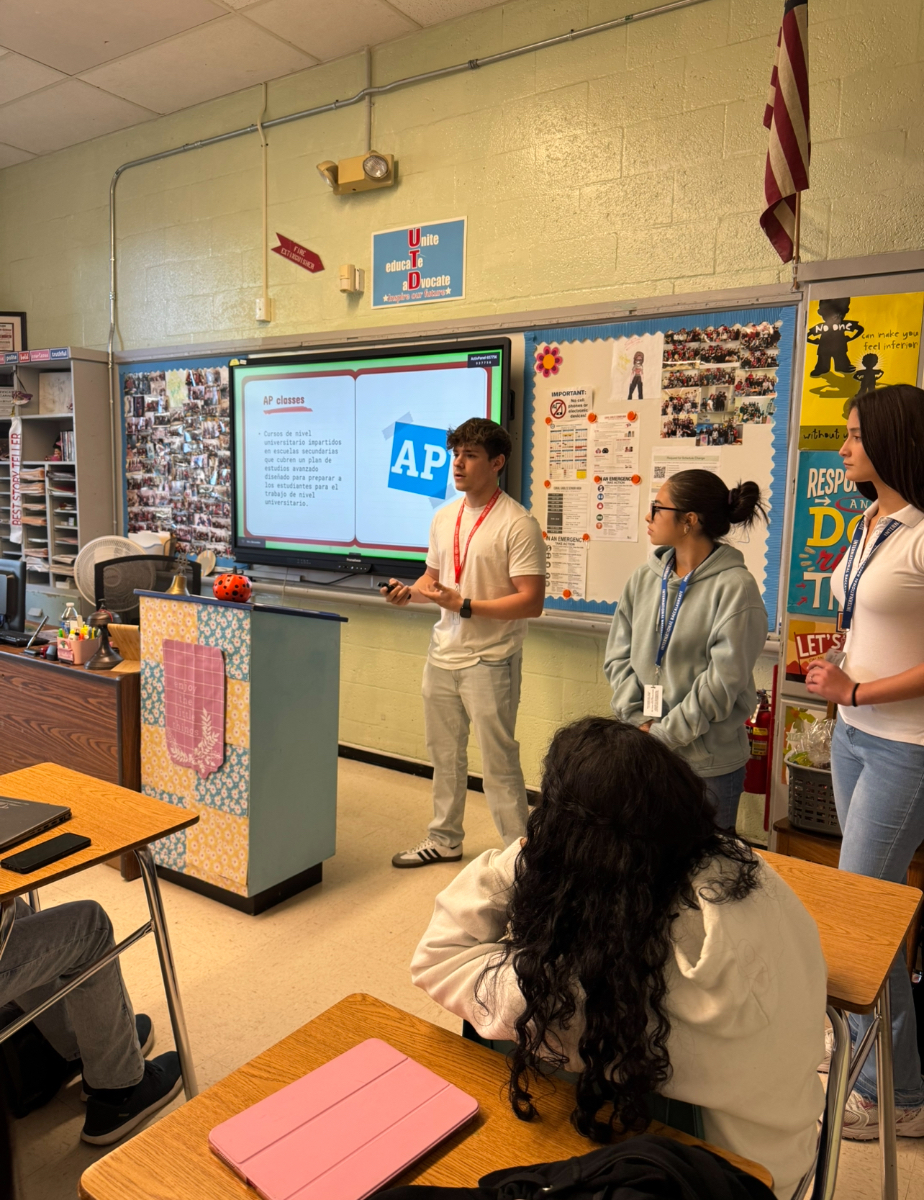 The Hispanic League Classroom Session