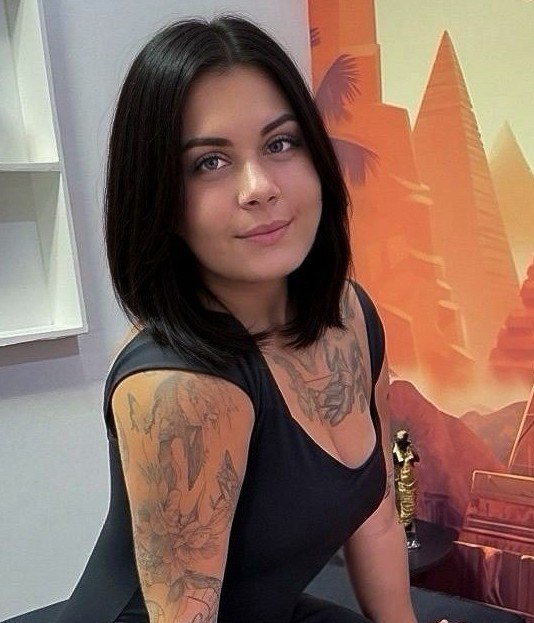 Lyssa — Massagista Certificada no Spa Egípcio Rio de Janeiro | Massagem Terapêutica e Sensorial