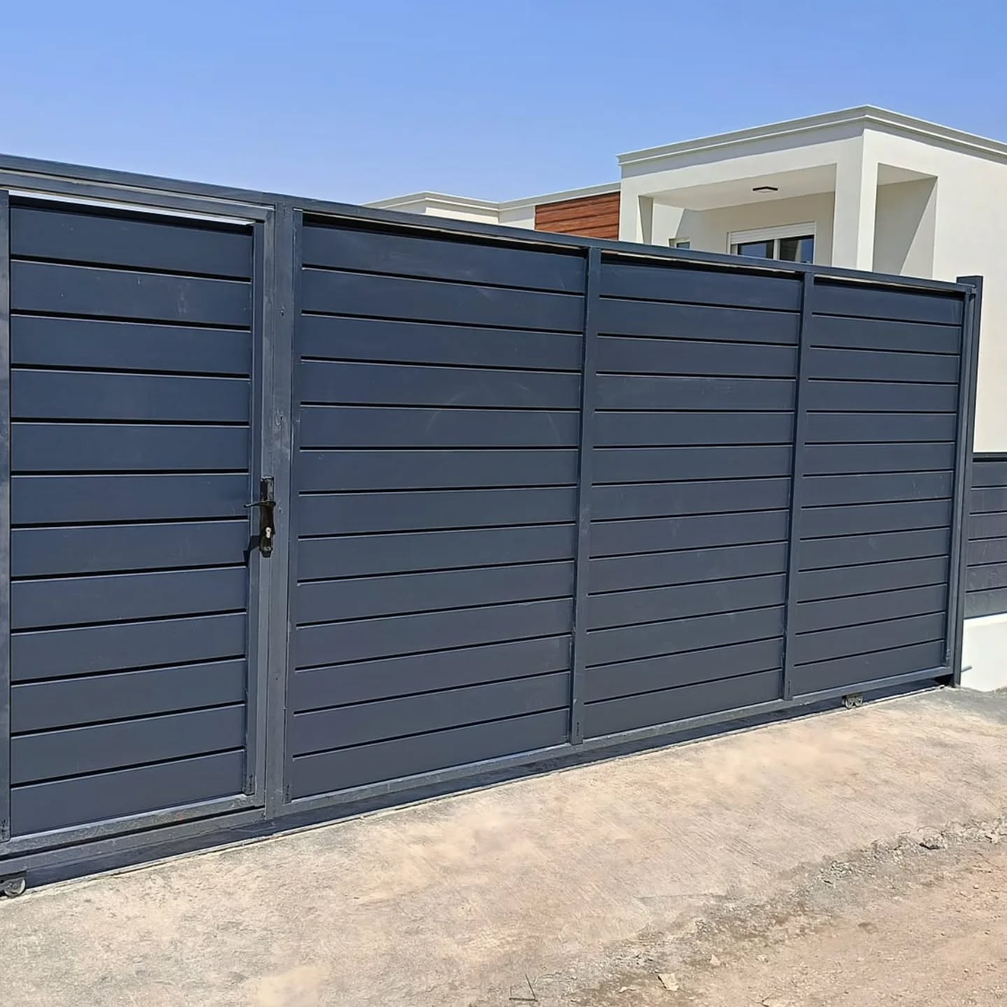 Bytový Komplex — Zábradlí