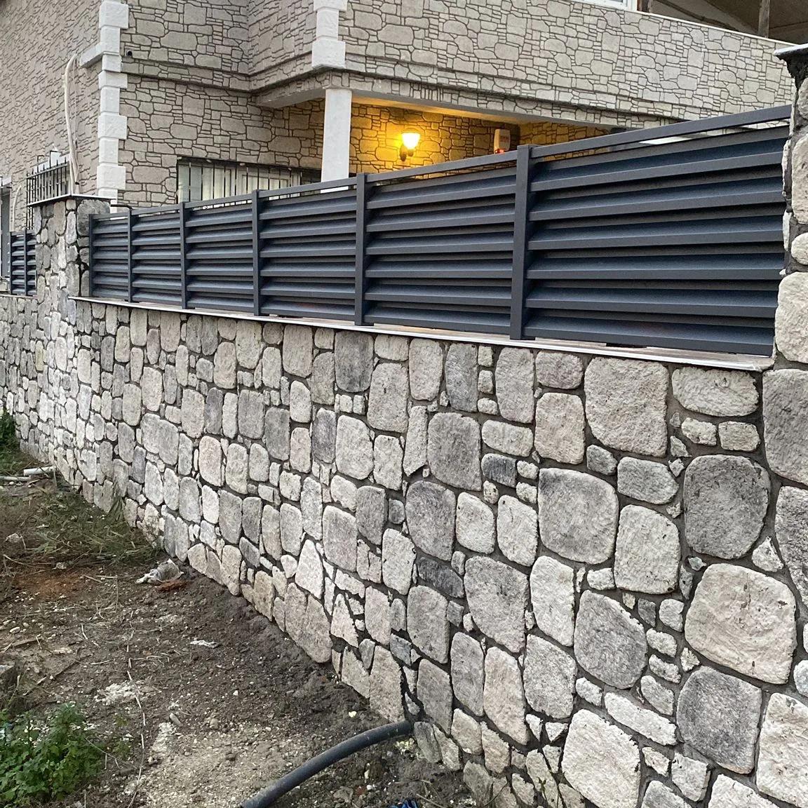 Soukromá Zahrada — Plot Na Míru