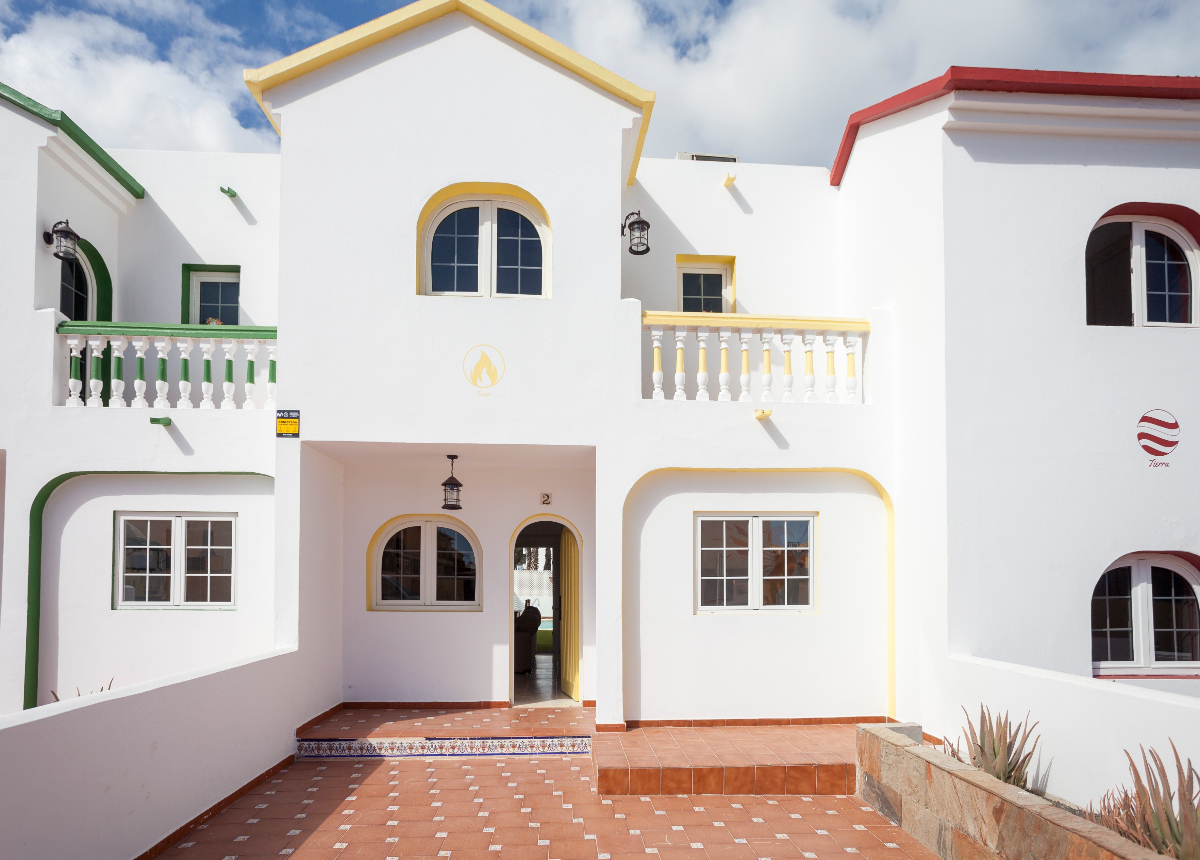 Villa Fuego - Warm villa with fire features and sunset colors