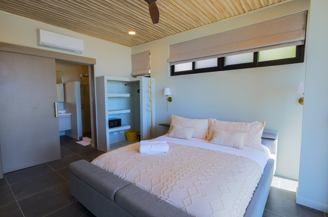 Ocean View Casita — king bedroom with en-suite
