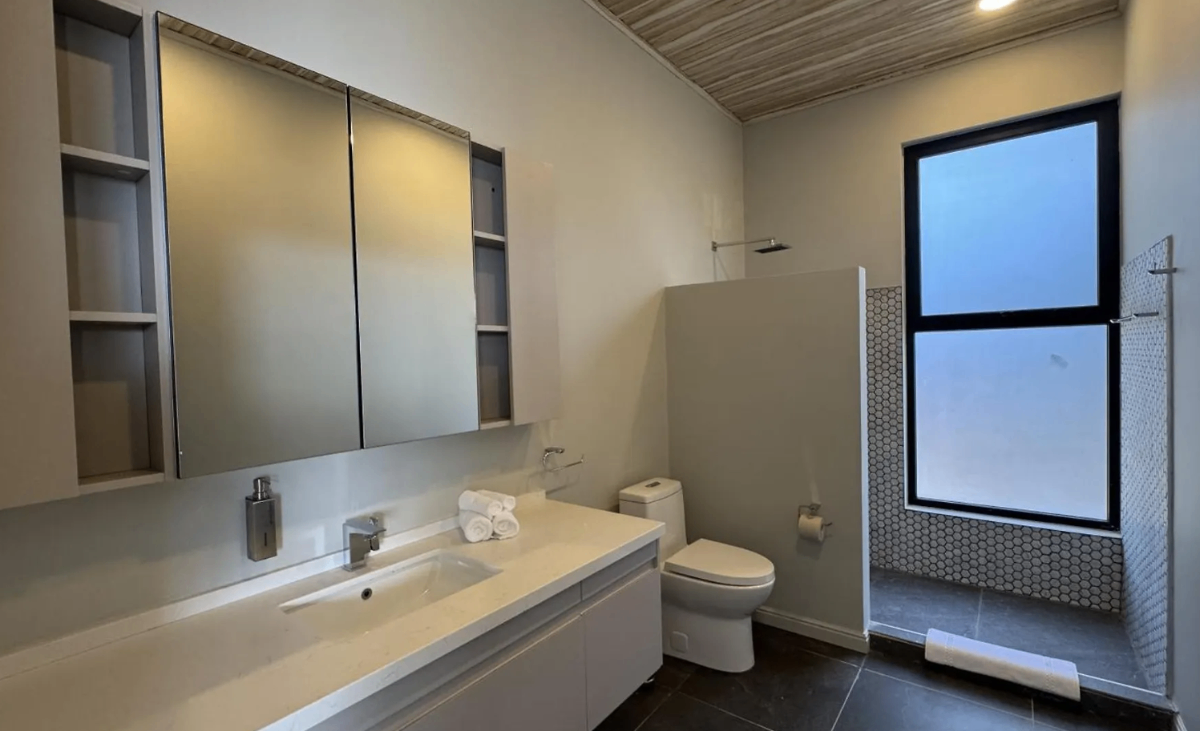 Ocean View Casita — en-suite bathroom with walk-in shower