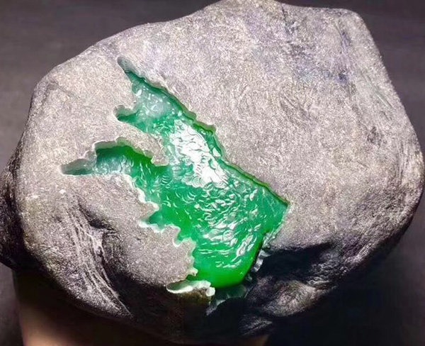 玻璃种帝王绿原石