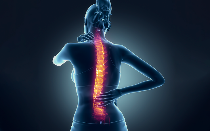 Pessoa demonstrando exercícios para alívio da dor nas costas