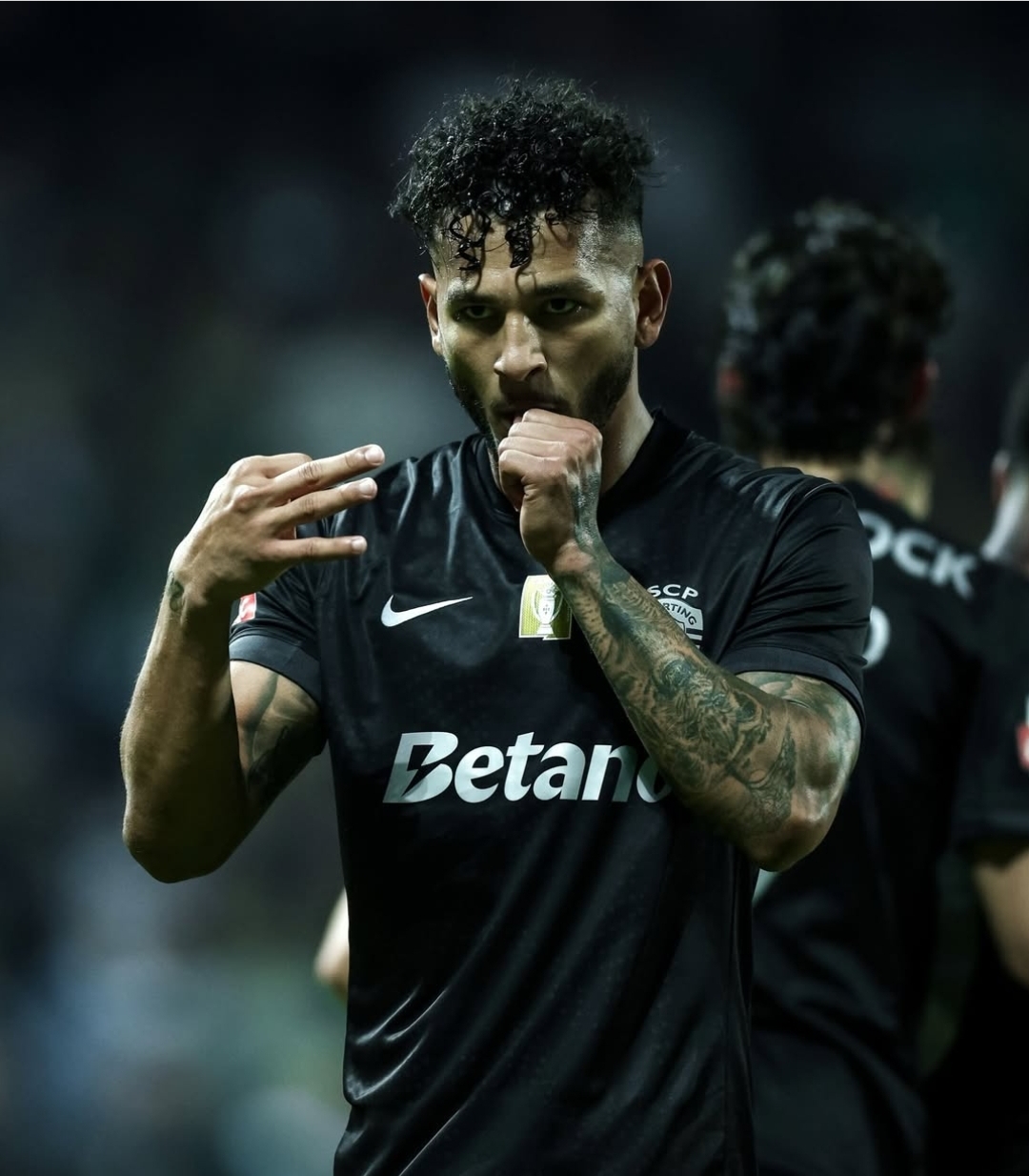 Adepto com camisola Manchester City