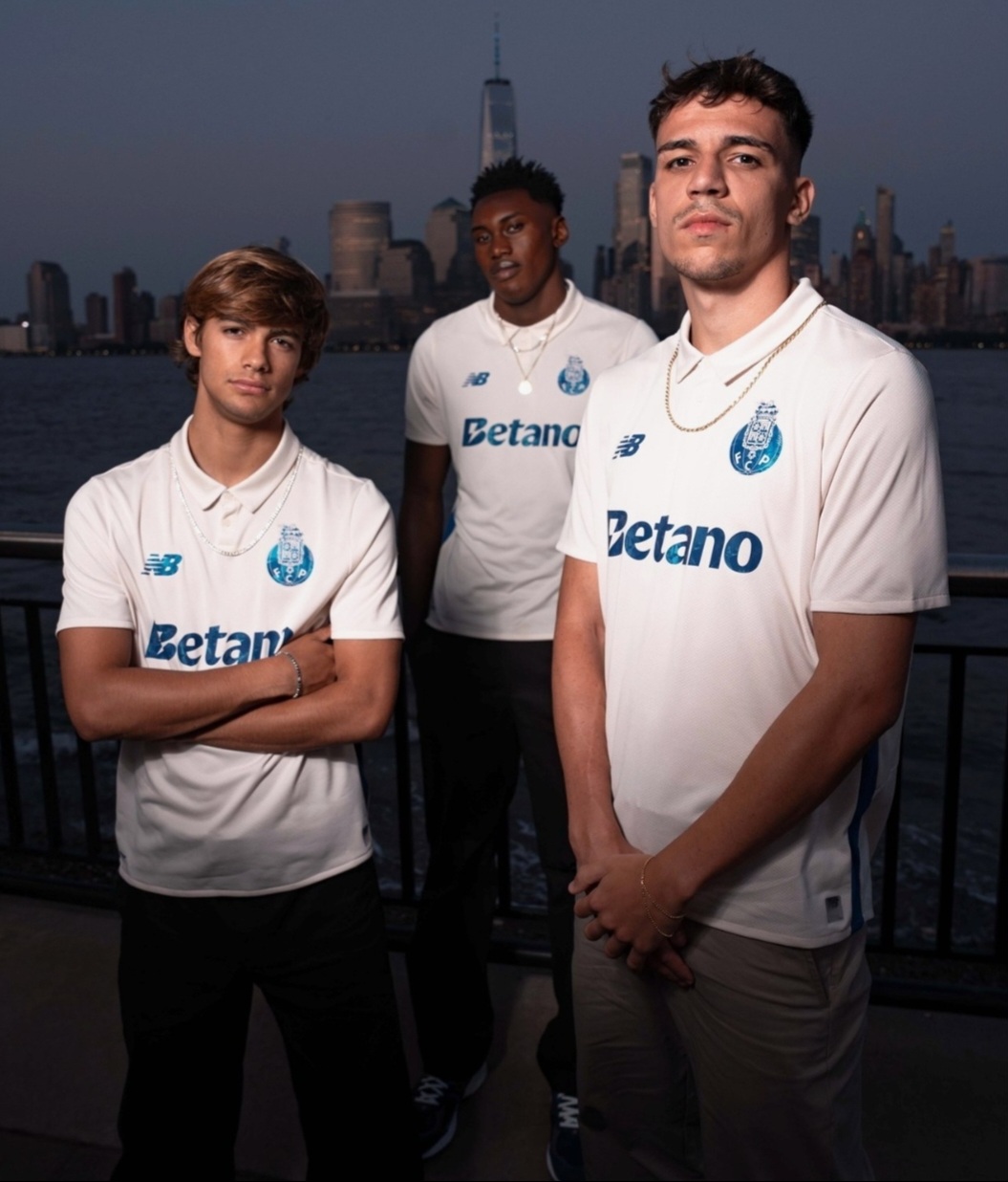 Adepto com camisola Real Madrid