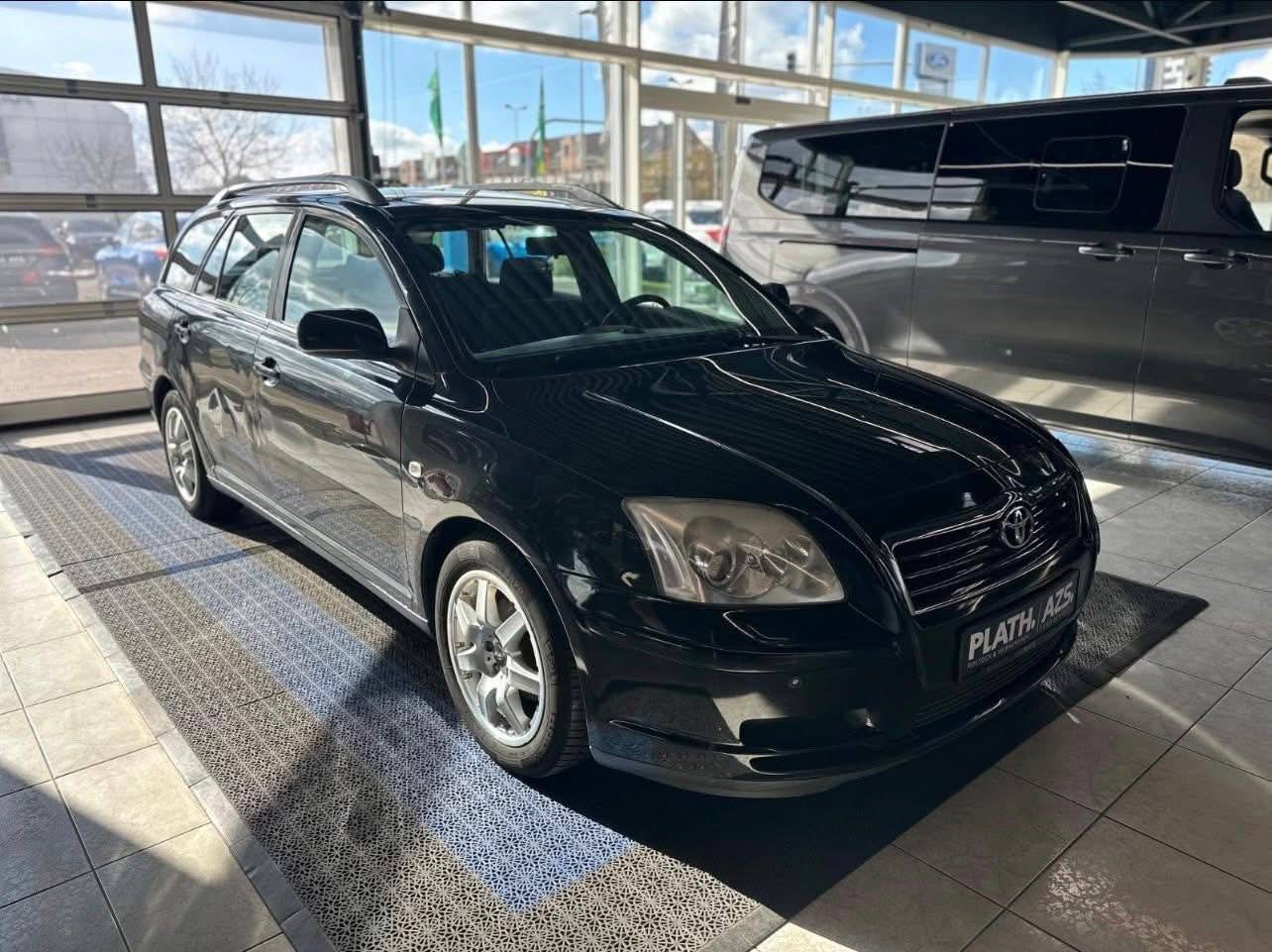 2005 Mazda 5 Family 7-Seater