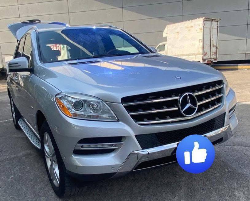 2013 Mercedes-Benz Premium Limited Edition