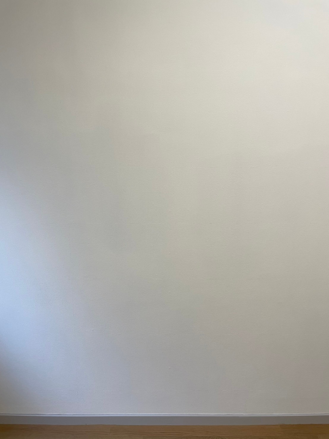 日常生活による手垢や汚れの除去 - 壁紙張替え不要で再生後