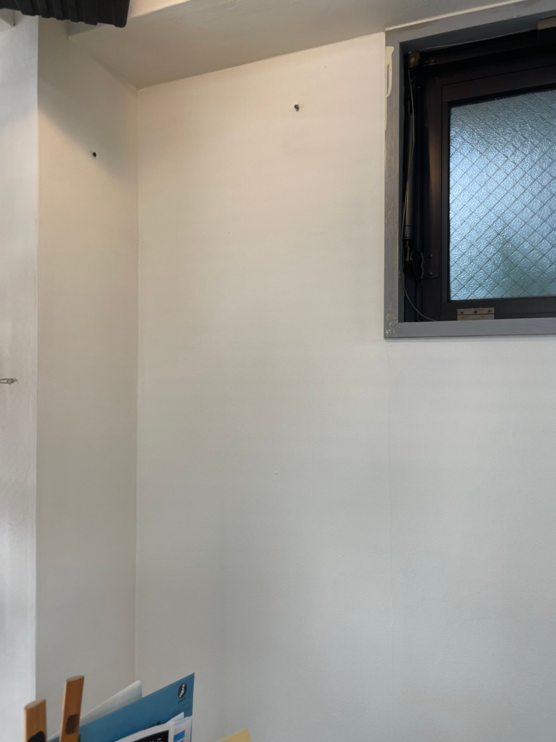 結露によるカビ汚れの再生 - 壁紙張替え不要で再生後