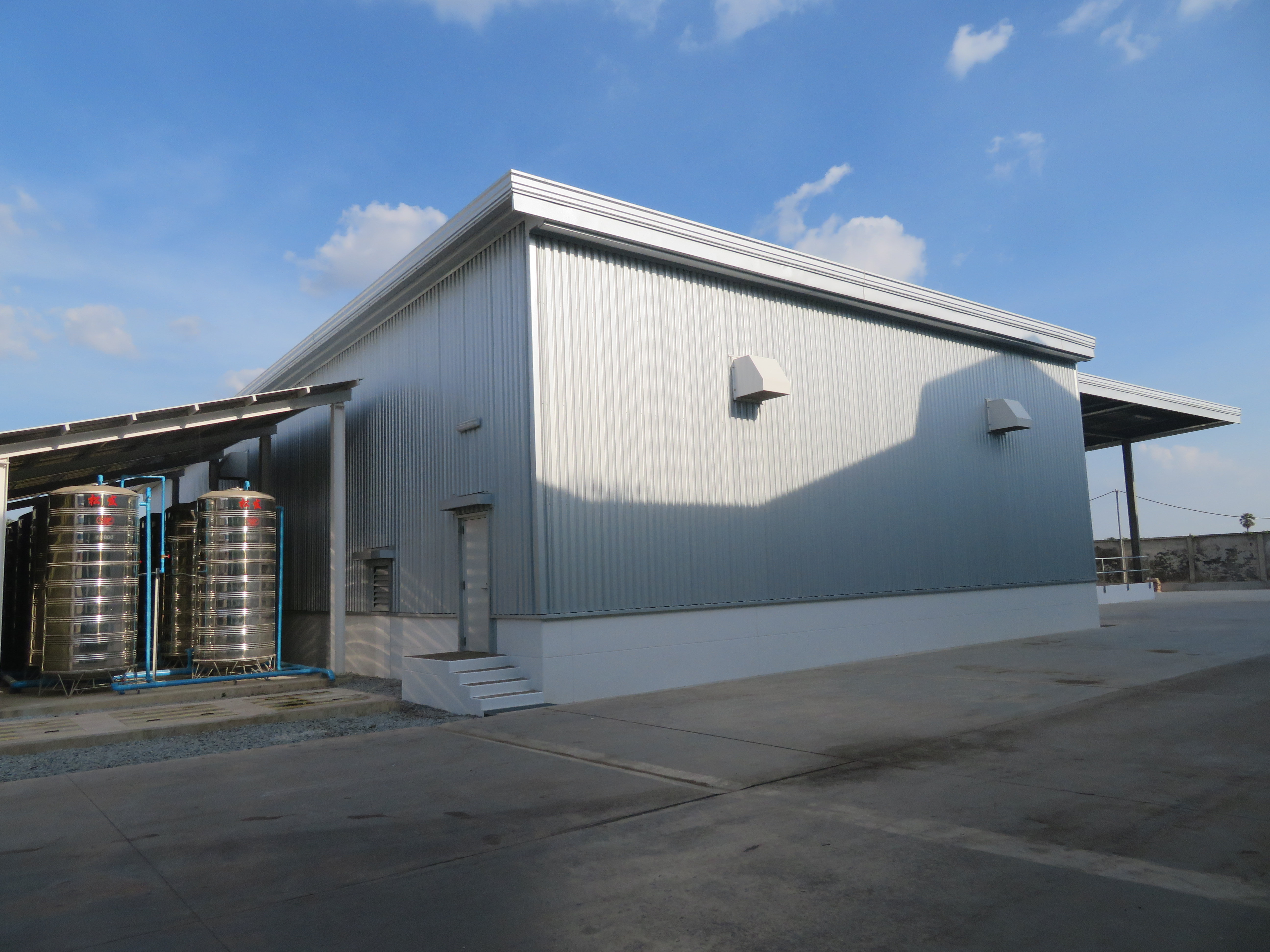 LYLY KAMEDA FACTORY 1