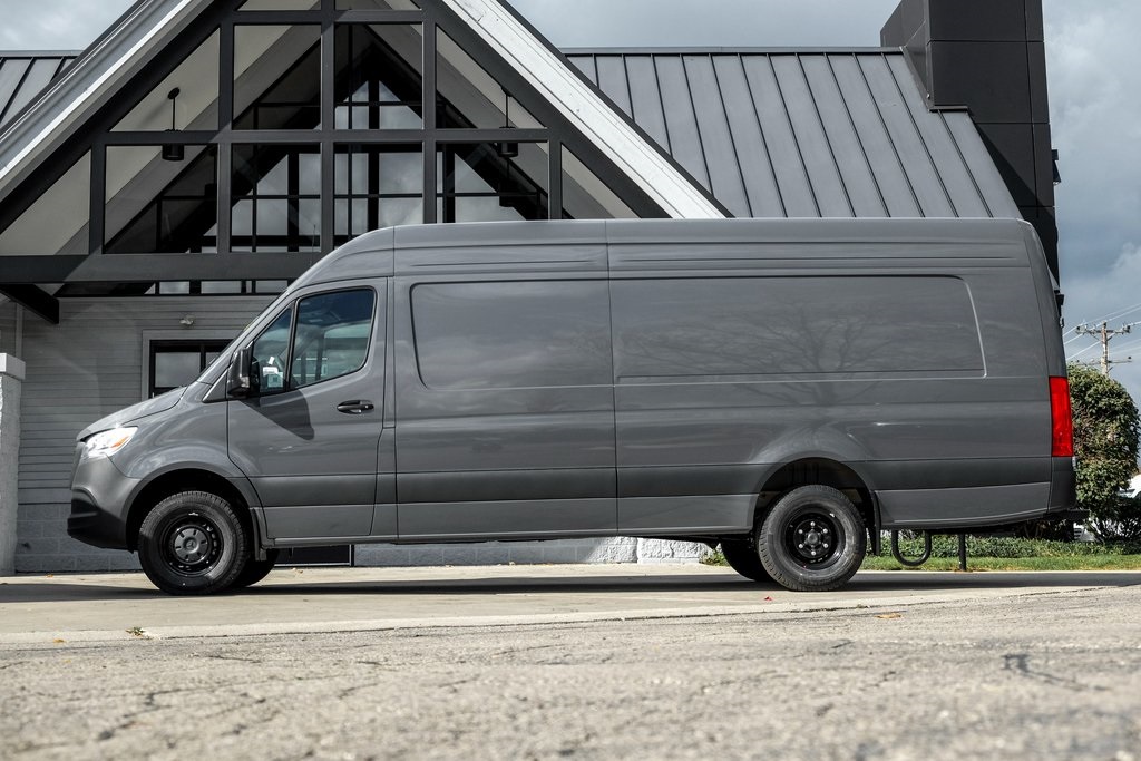 170 Extended Wheelbase High Roof