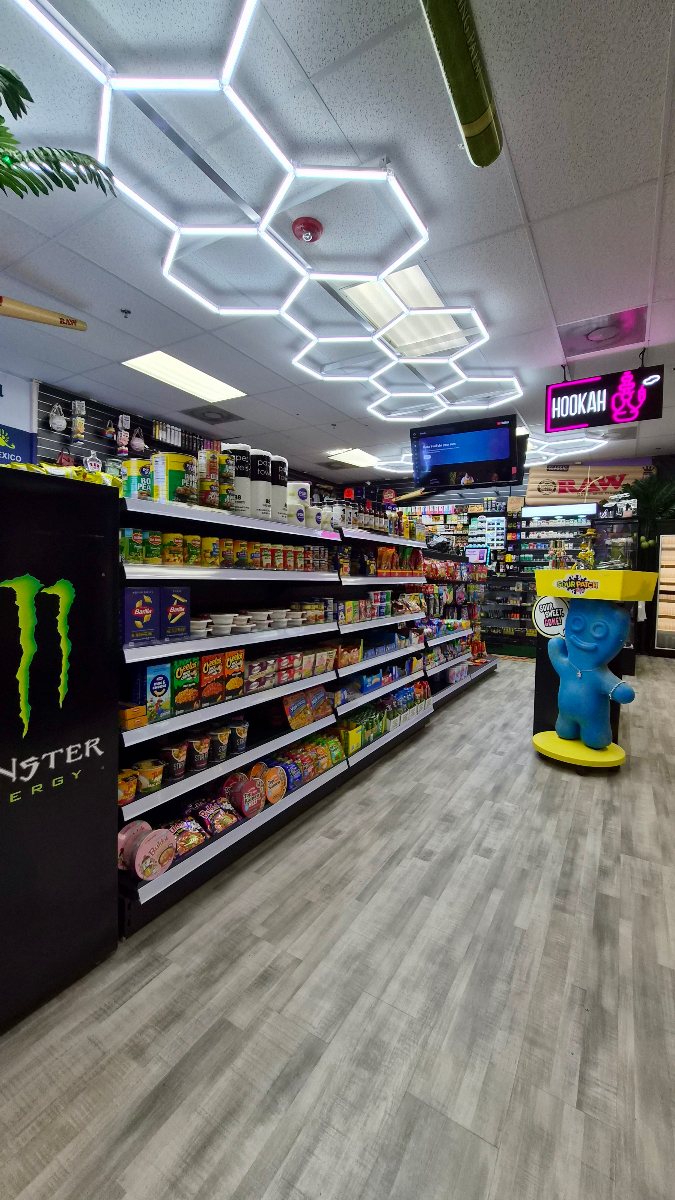 LA Smoke Shop slide 2