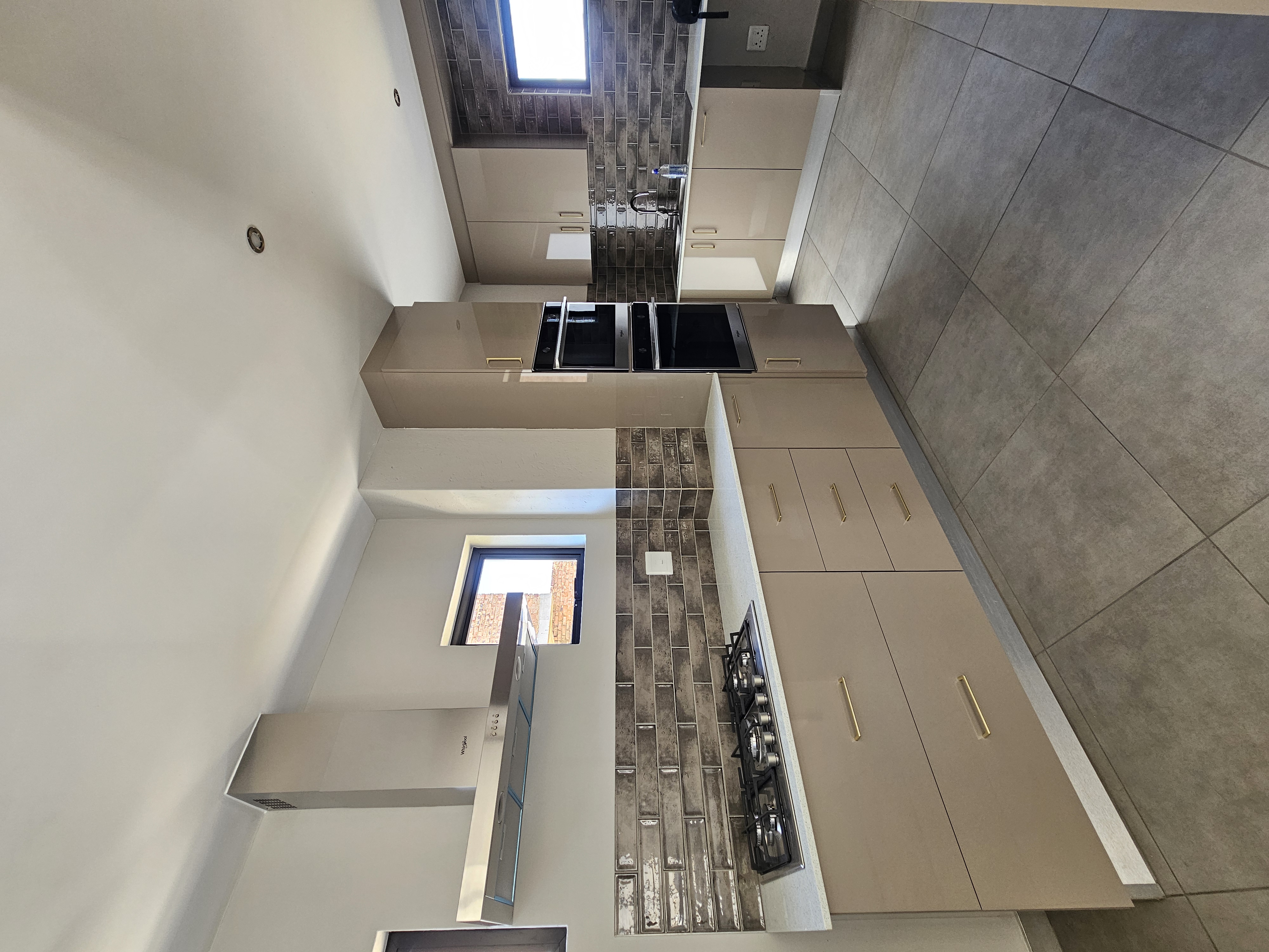 Contemporary Streamline Kitchen