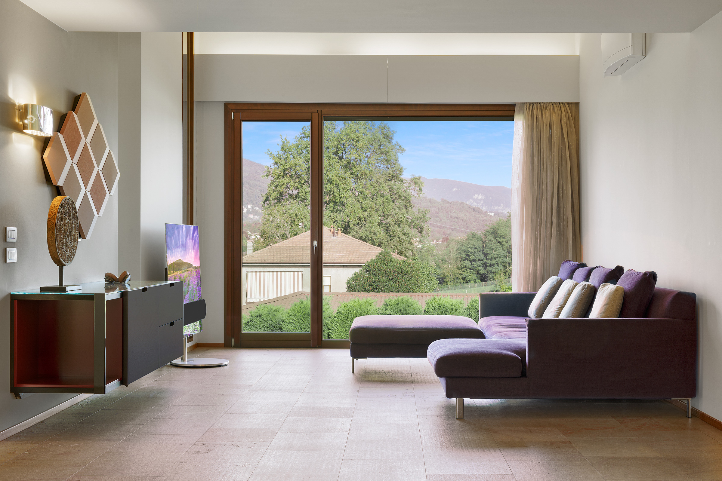 Living Room (1st Floor)