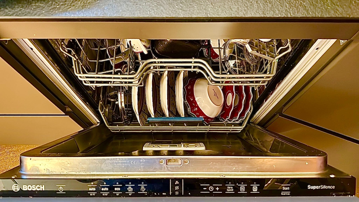 Bosch Dishwasher (Main Kitchen)