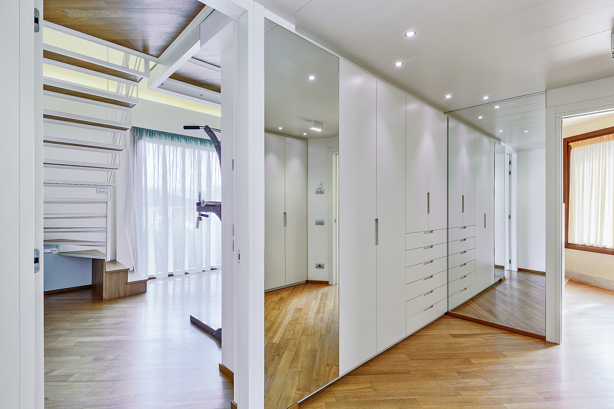 Walk-in closet (1st Floor)