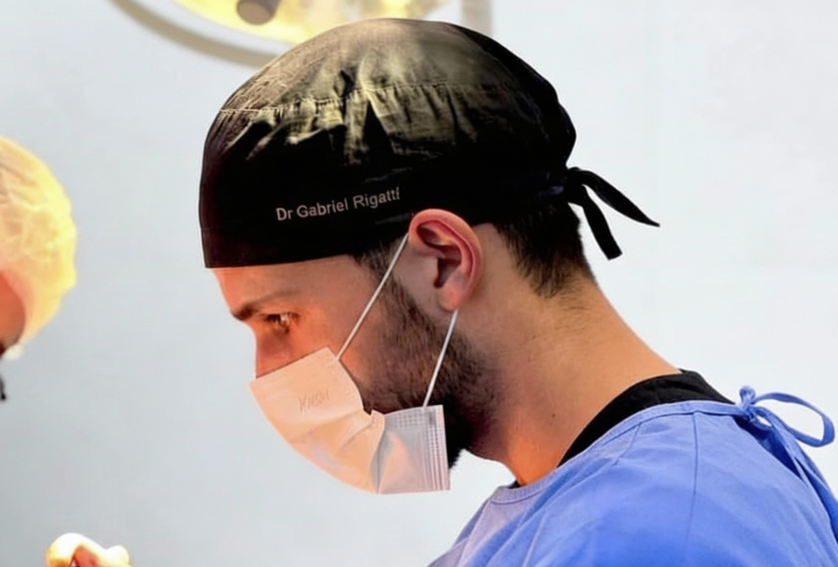 Dr. Gabriel Rigatti em cirurgia