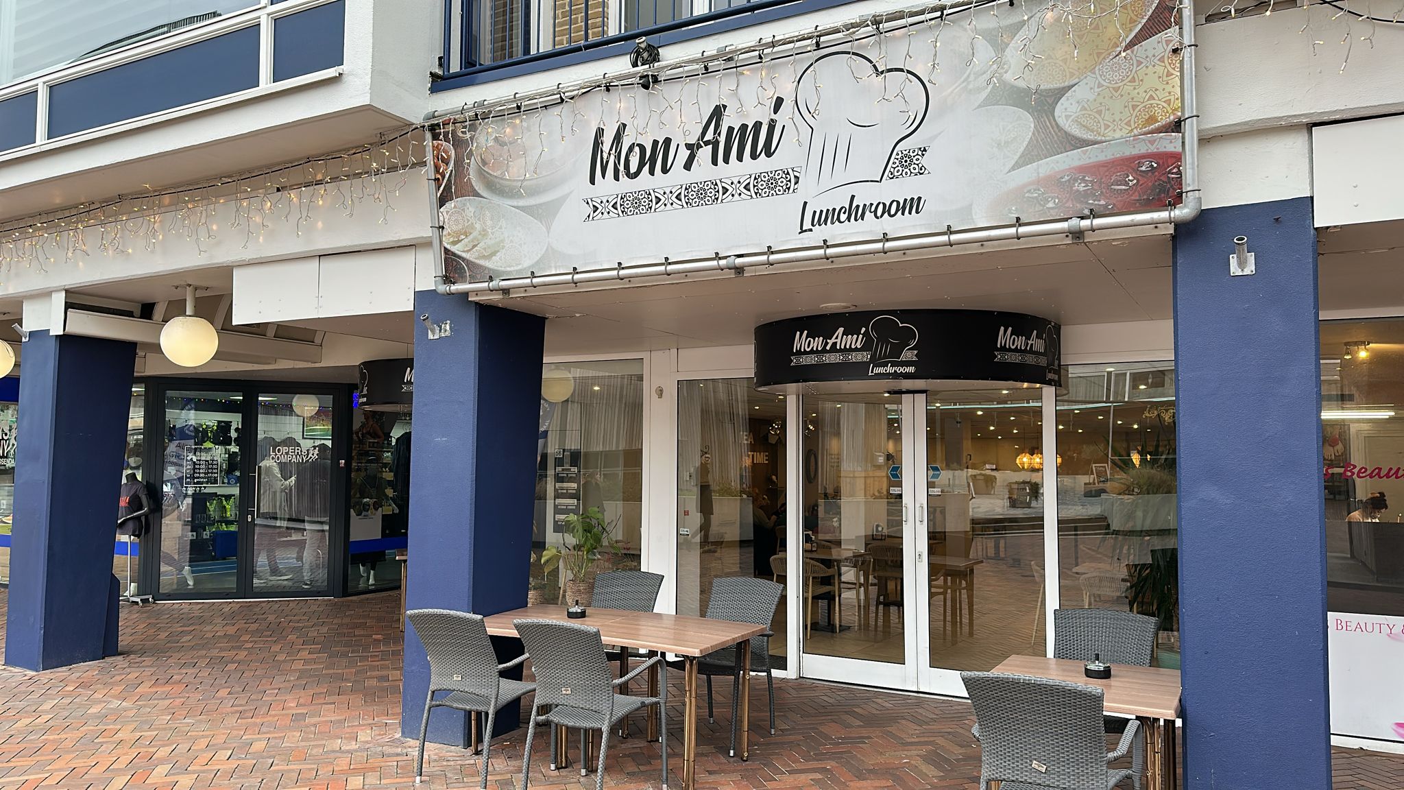 Mon Ami Lunchroom Interior