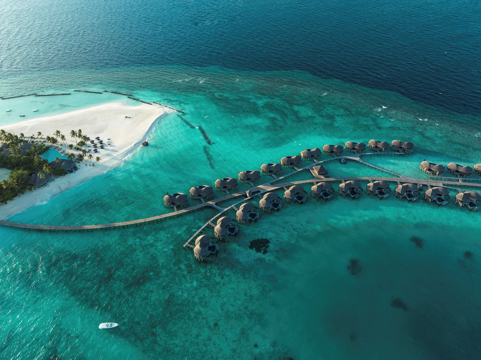 コンスタンス・ハラヴェリ・モルディブ モルディブ 高級リゾート 水中レストラン