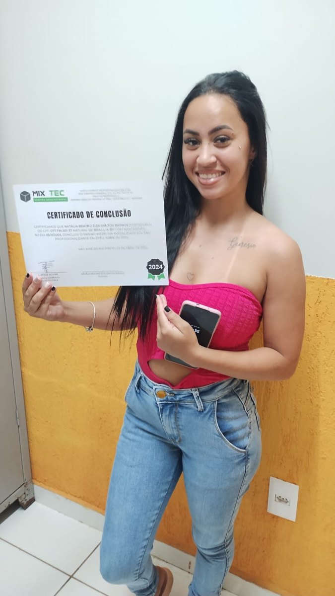 Aluno MIXTEC formado com certificado