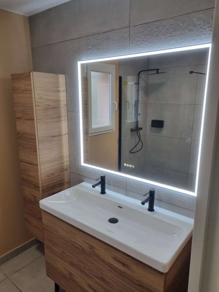 Salle de bain PMR accessible