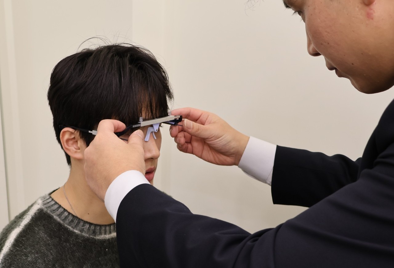 정밀한 검안 과정