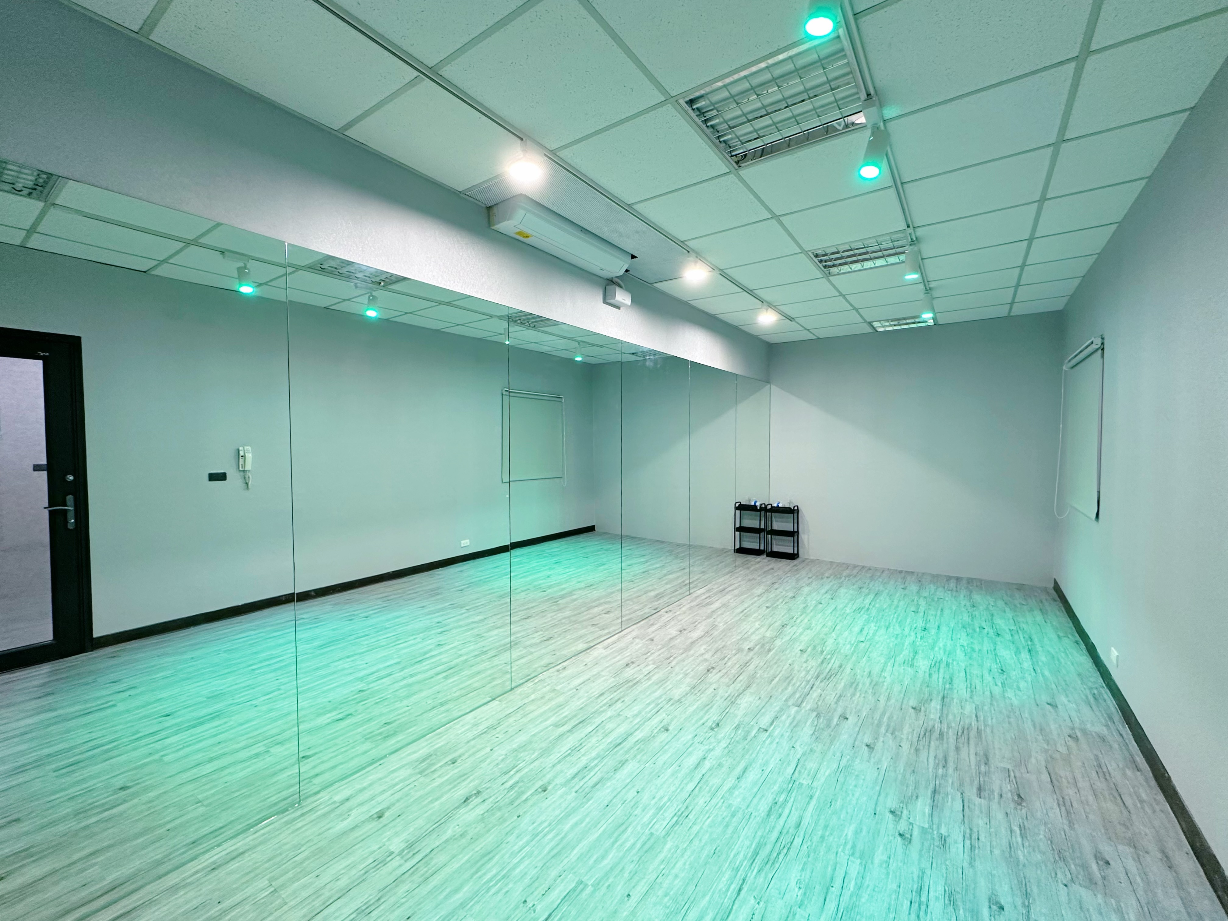 STUDIO 202