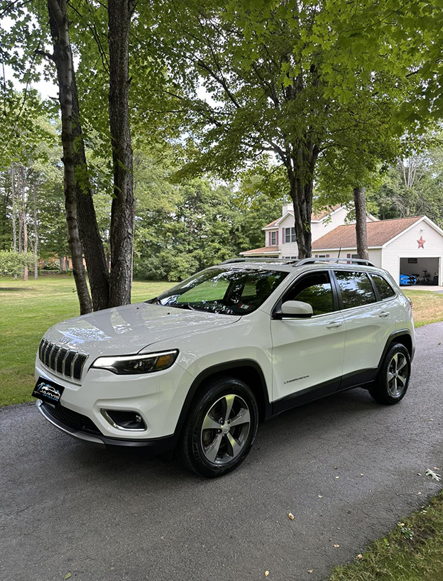 Jeff Jarvis detailing a vehicle