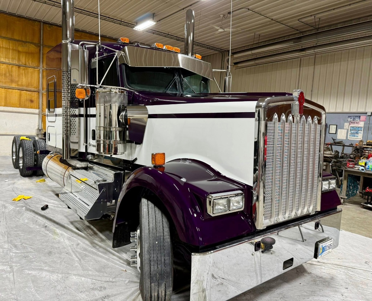 Semi Truck Detailing