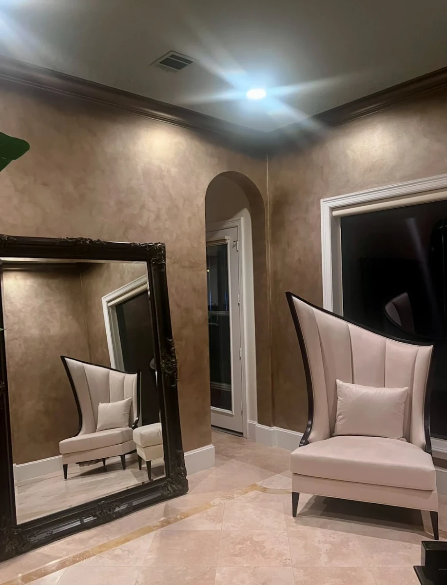 Elegant luxury decorative finish Houston showcasing sophisticated artistry and expert craftsmanship