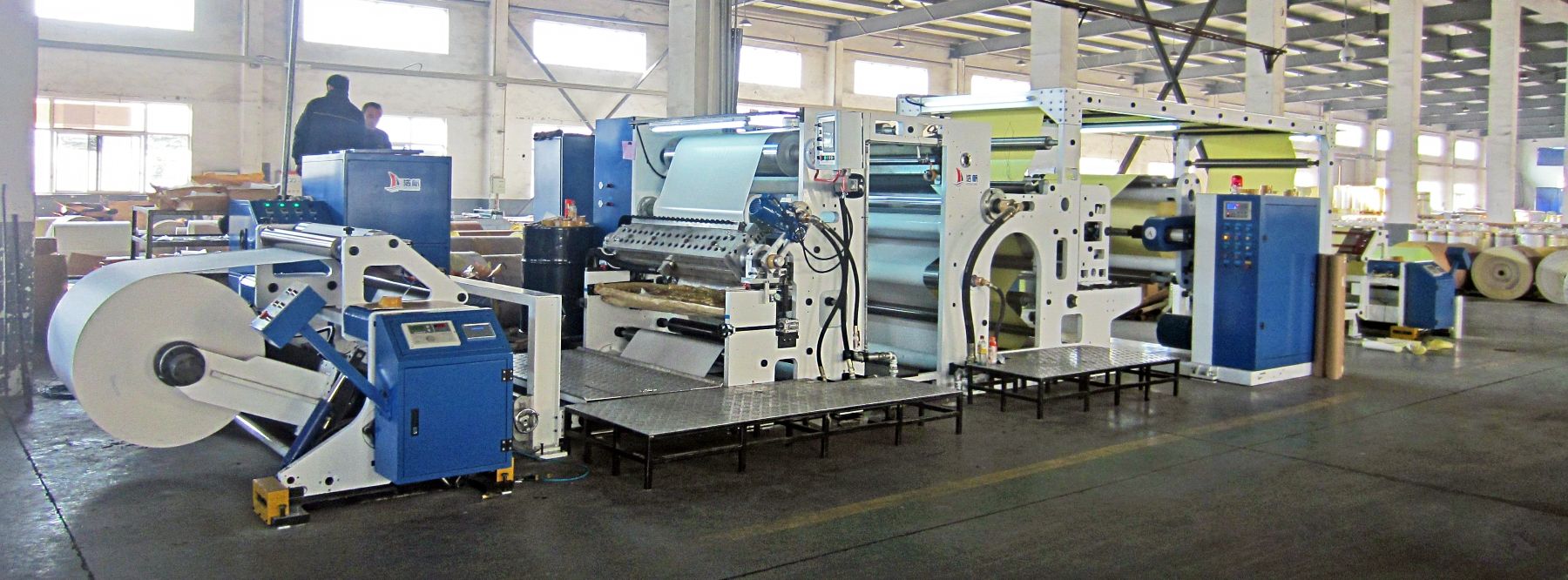 新增两条全自动织造生产线,年产值突破1亿米