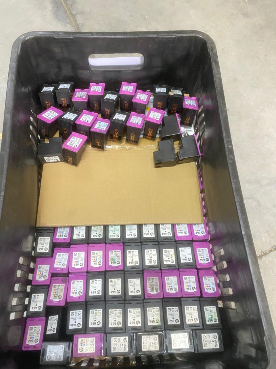 Cartuchos Epson vazios organizados